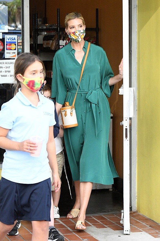 BiuFashion 伊万卡·特朗普身材真的很好，无论穿多长的裙子，大长腿都藏不住