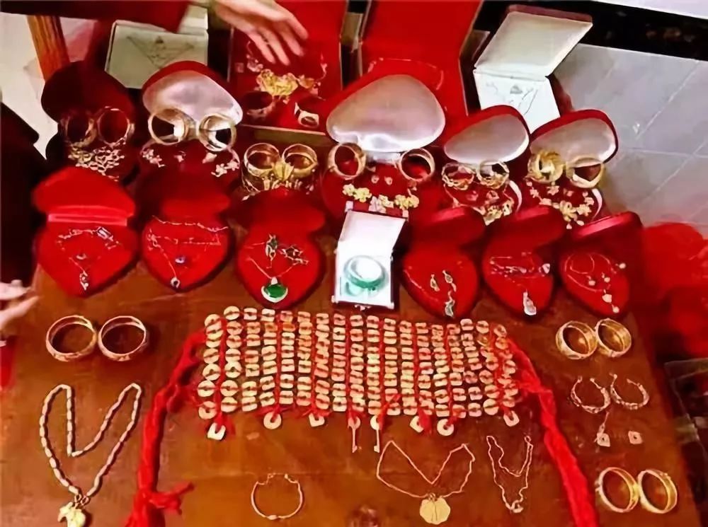 蔷薇妈妈育儿记|婆婆直言：房子不是陪嫁吗，咋还写你父母名？儿媳霸气回怼惹人赞