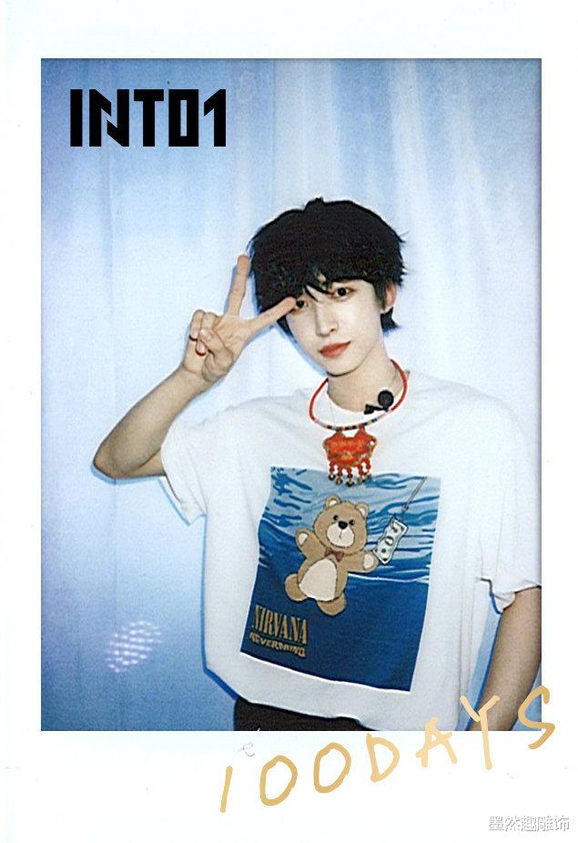 米卡|INTO1成团100天照片，周柯宇清冷，米卡造型独特，看到刘宇：爱了