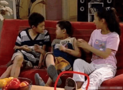 舜网 《家有儿女》中的穿帮镜头，长大之后才发现，网友：笑得我肚子疼