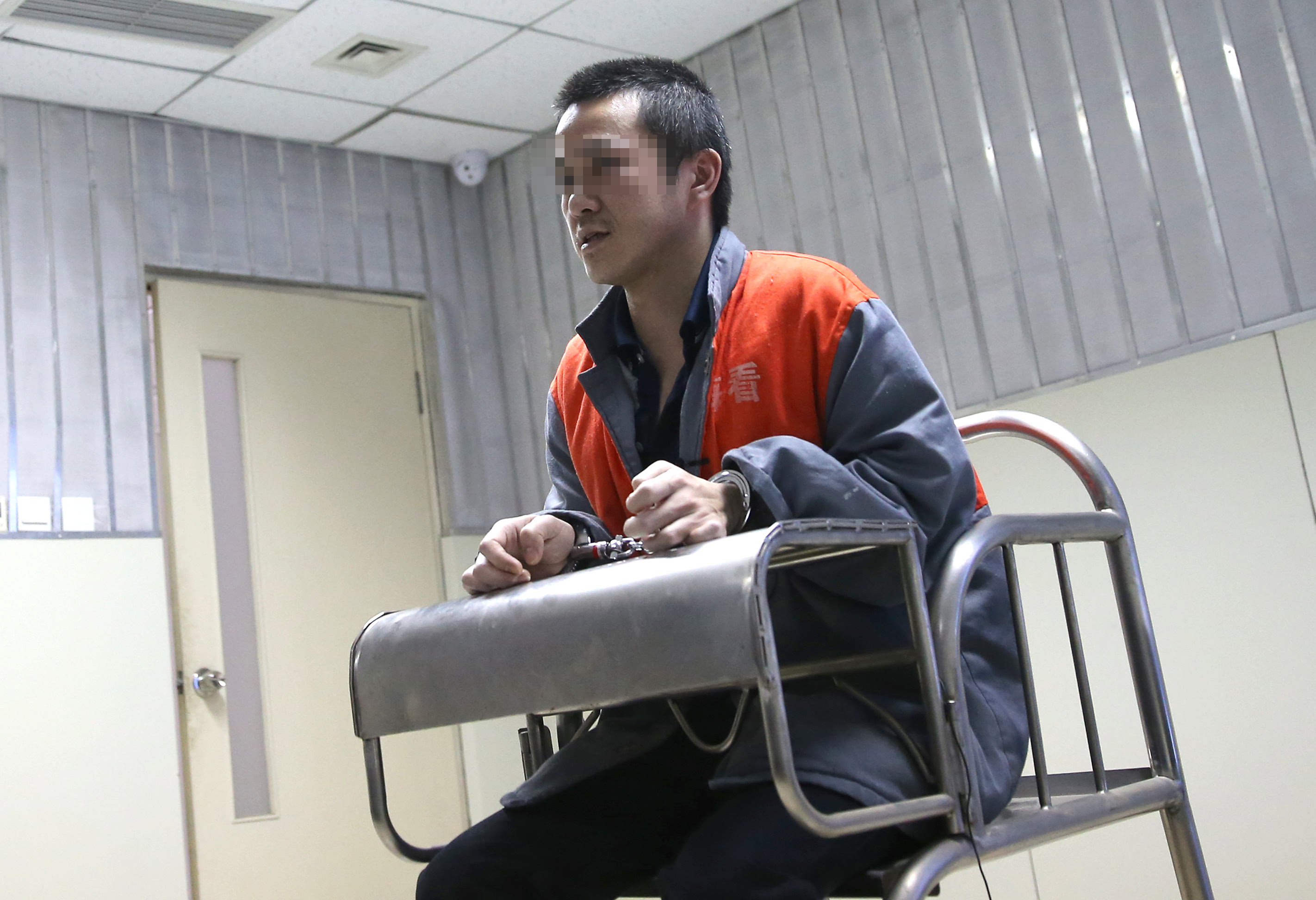 河南|炮仗炸“6条小鱼”被捕？小时候干过的举手！钓鱼也会被抓吗？