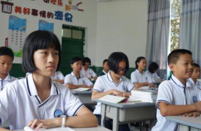 发型|初中生发型标准“新规定”，男生中规中矩，女生看完被“丑哭”