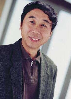 冯巩|冯巩被保姆索要50万天价分手费，叫嚣让他身败名裂，如今怎样了？