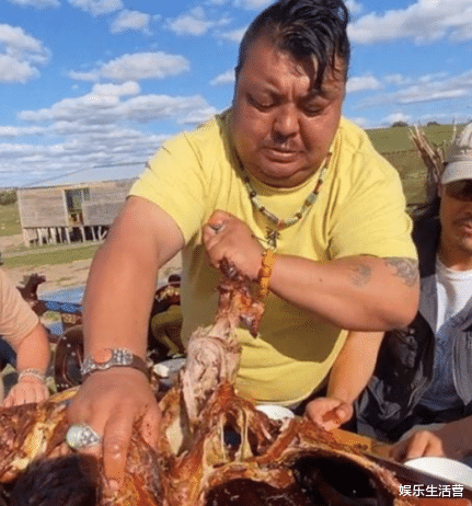 徐晓峰|网曝恩克恐步泡泡龙后尘，不听劝告只为钱，脸上长满脂肪粒还在吃