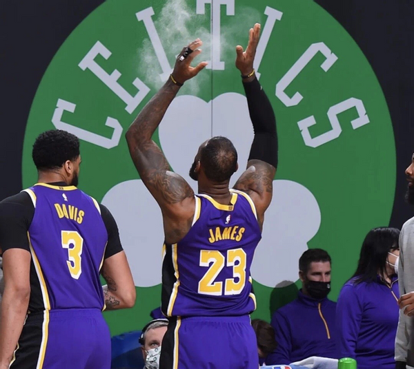 斯蒂芬·庫(kù)里|庫(kù)里都怕他！才30歲啊！他就要說(shuō)再見(jiàn)，詹皇真喜歡他，湖人可惜了