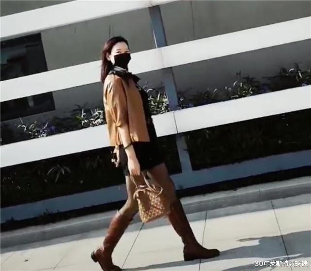 |胡明轩美女妈妈真开朗！曝光儿子感情现状，还透露家族遗传小秘密