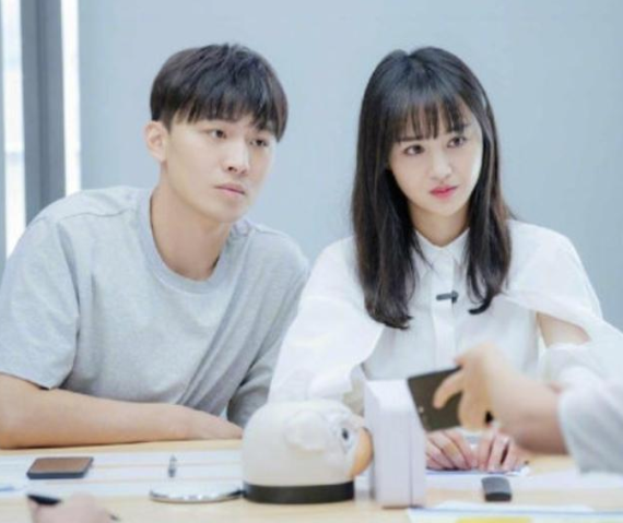 郑爽|郑爽这就翻盘？背后5位金主曝光，冯小刚1句话扯下贵圈“遮羞布”