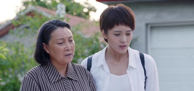 我和我的三个姐姐|《香山叶正红》收视率居然没稳坐第一，《我和我的三个姐姐》火了