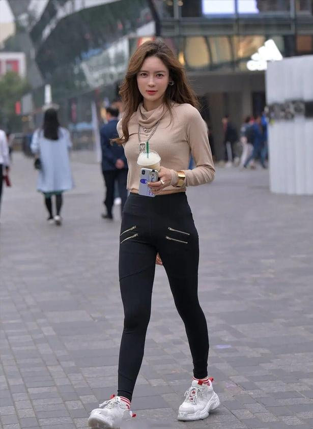 打底裤|“萝卜腿”不用担心，有打底裤为你“撑腰”，好身材不容错过