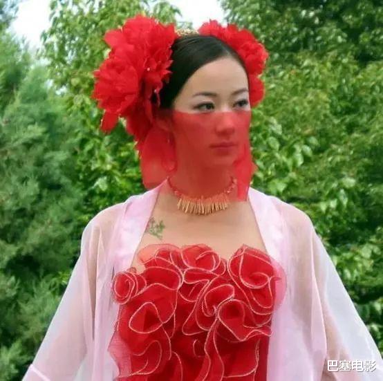 发型 头上能干这么多事！女明星奇葩发型数不完，丑拒，但笑得捂不住嘴