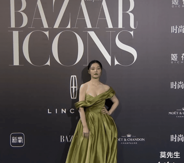 朱珠|芭莎红毯看点多：谢霆锋羽绒服独一位，张小斐超大胆，朱珠最意外