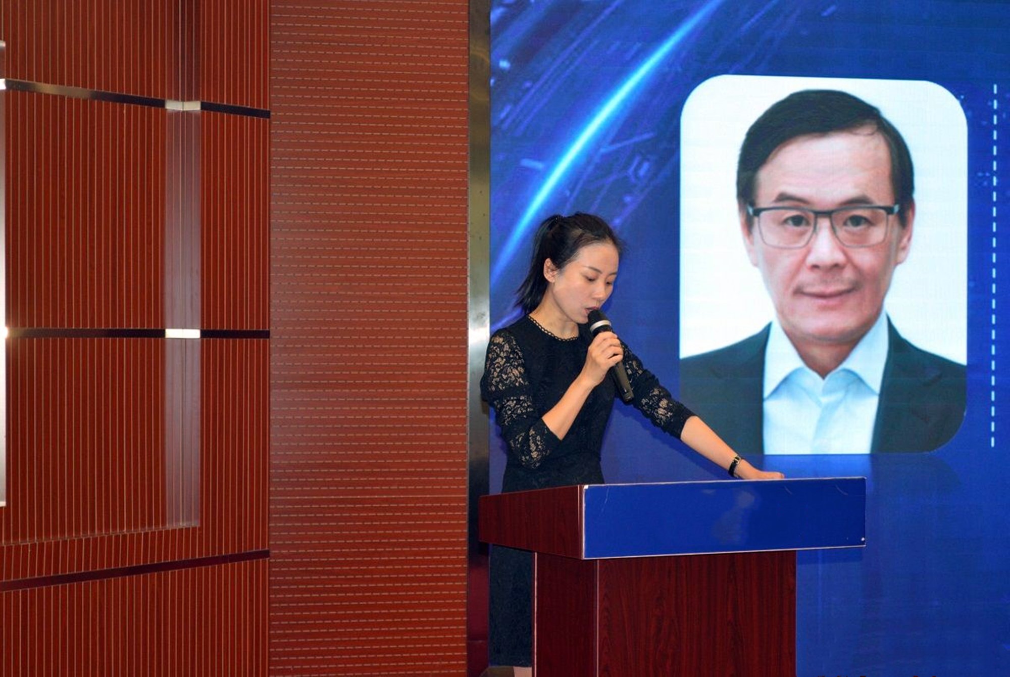 中国科学技术大学|中科大“最美博导”走红，22岁读博，26岁博导，被夸美貌才华并存