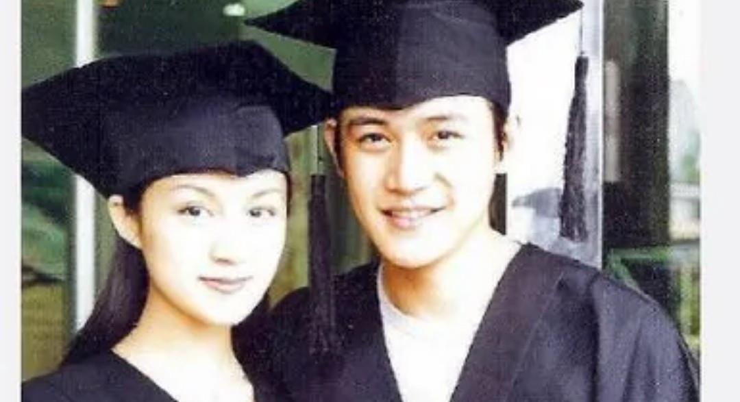 张柏芝|姐姐嫁给陆毅，妹妹嫁给郭京飞，丈母娘对两个女婿的态度截然不同