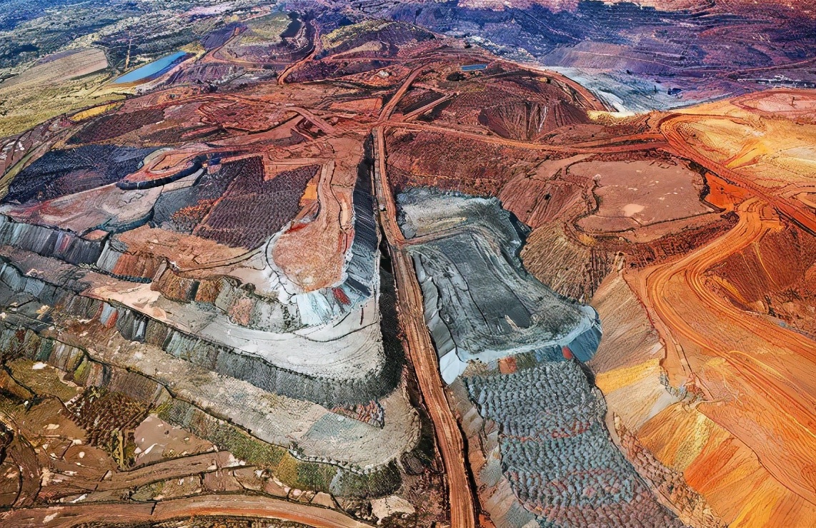 澳洲 中国“爆买”3.82亿吨铁矿石，再度助澳洲回血成功，澳媒：继续涨价