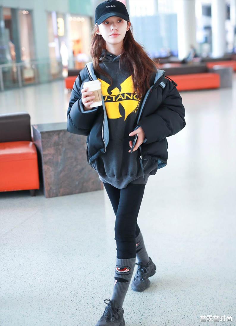 誉霖誉时尚 人到中年，露脚踝容易感冒？看这几条实用又百搭的长袜，过美秋天