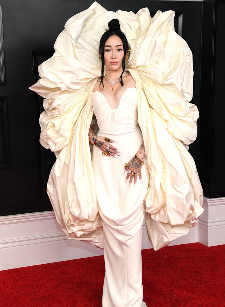 欧美时尚前线|Schiaparelli高定：出神入化般的创造力俘获人心，戏剧又张扬