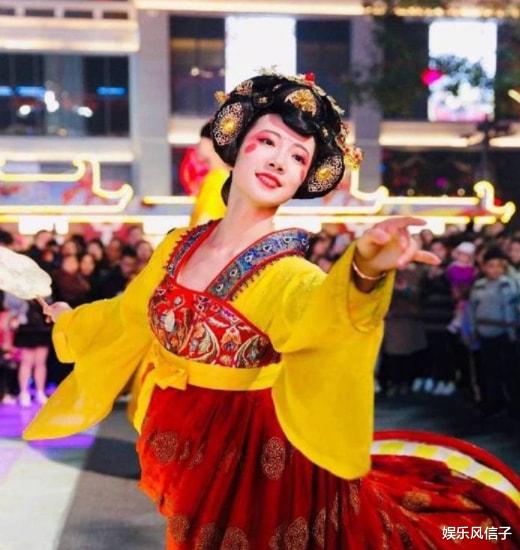 小姐姐|还记得“不倒翁小姐姐”吗？结婚产子后被偶遇，网友：变味了