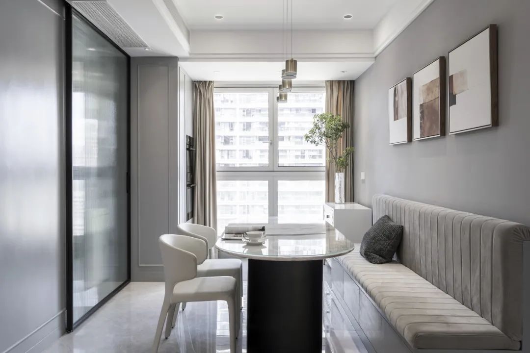 200m2轻美式之家:灰白质感+宝藏细节,满分又高能!