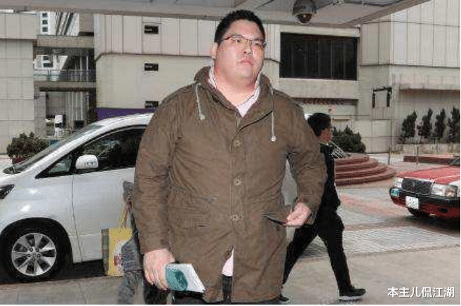 向华强|向佑大闹东莞太子酒店，向华强和“地头蛇”谈判，才将儿子救回来