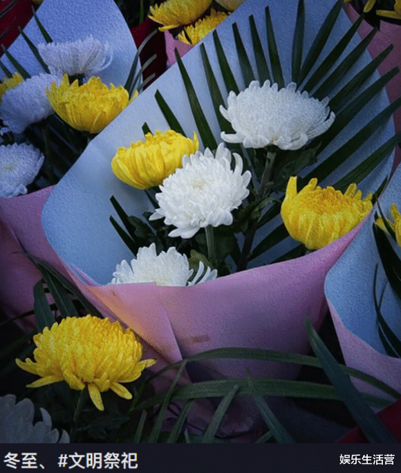 姚策|狠心！姚策离世熊磊摆拍，用手扯耳亲脸画面曝光，网友：做个人