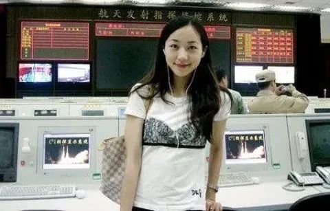 |背景强大的“高冷玉女”，是如何落下神坛的？