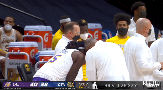 湖人队|湖人17分惨败！勒布朗准三双，比赛最后2.9秒，老詹起身退场