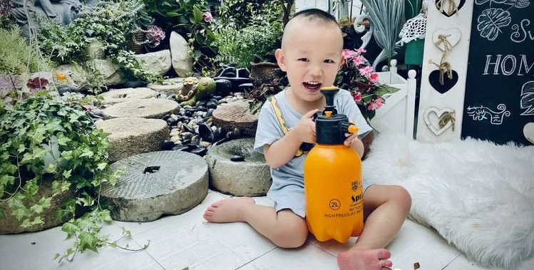 |买房送了个25㎡露台阳光房，装成田园杂货铺风格花园，太漂亮了