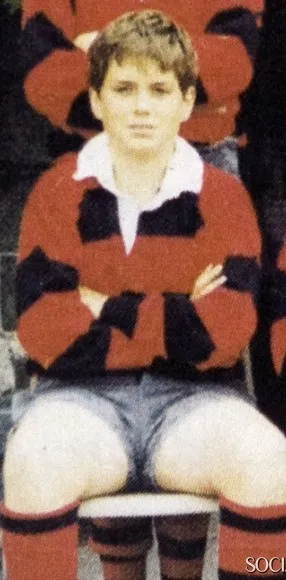 猎魔人|从胖小子逆袭成肌肉猛男,37岁的他凭新剧爆红外网:太美貌了!