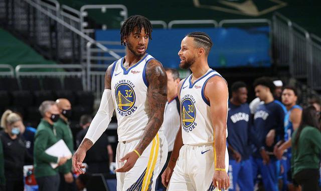 维金斯|上篮一打四，空中转体180！维金斯摊牌！球迷：必须拉去验尿！