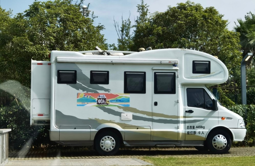 宣传片|《中餐厅5》宣传片：丁真笑容青涩，姚安娜龚俊脸贴镜头皮肤精致