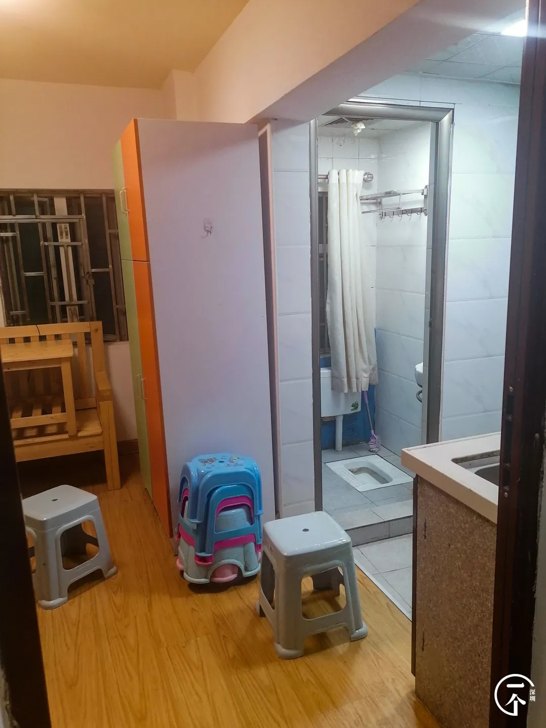 深圳市|深圳妹子勇闯洪浪北租房市场，被中介痛骂！