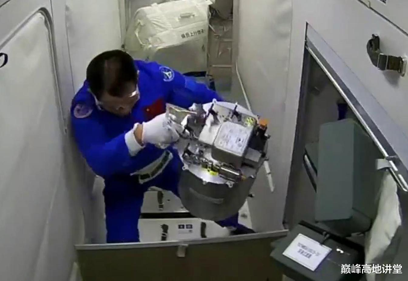 天宫空间站|天宫空间站尿液自产自销，全球有两家能做，每年可少发一艘天舟