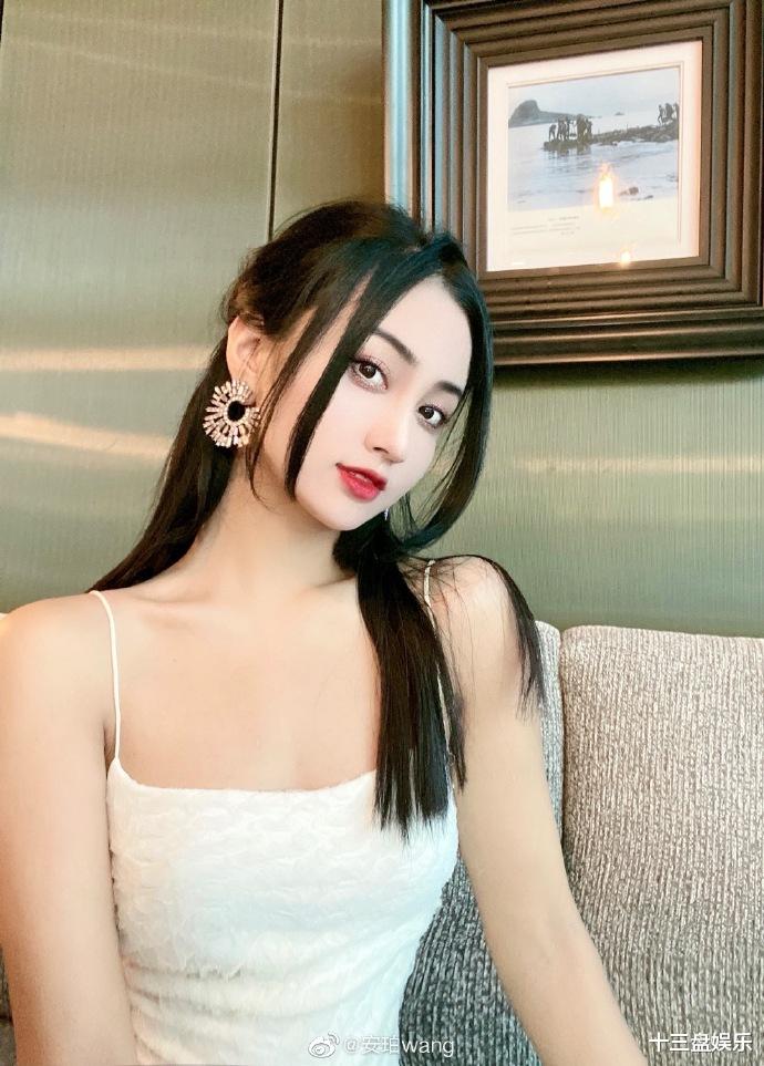 郭麒麟|曝光疑似与郭麒麟的聊天记录后，女网红光速道歉，理由还真有意思