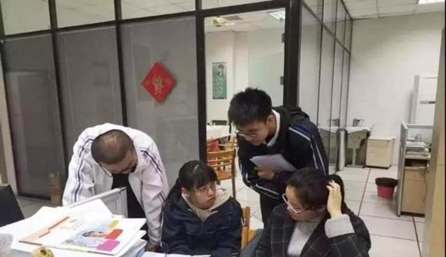清华大学|外籍学生考清华达到小学语文水平即可，努力不敌国籍？官方回应了