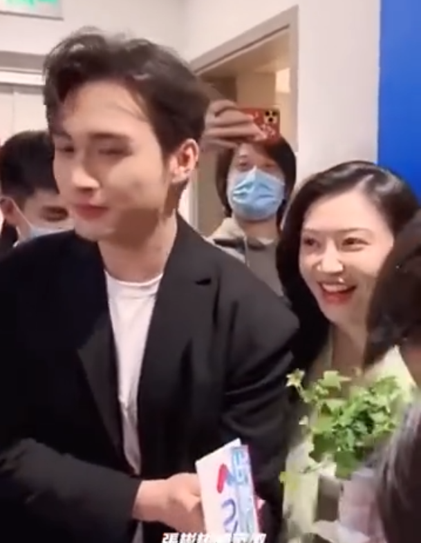 张彬彬|张雨剑承认和吴倩生女，张彬彬又被爆隐婚生子，邻居：孩子很可爱