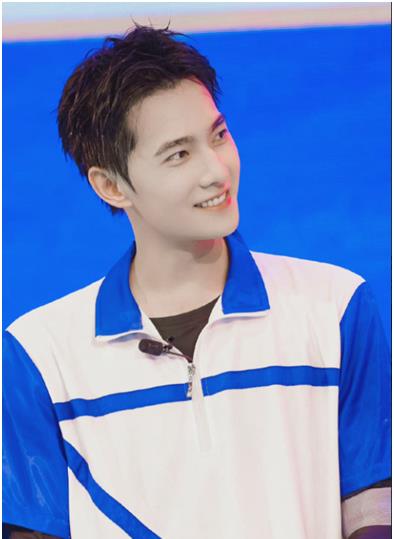 杨蒙恩|杨洋终于开始录综艺了，穿应援色录制综艺节目，与粉丝双向奔赴