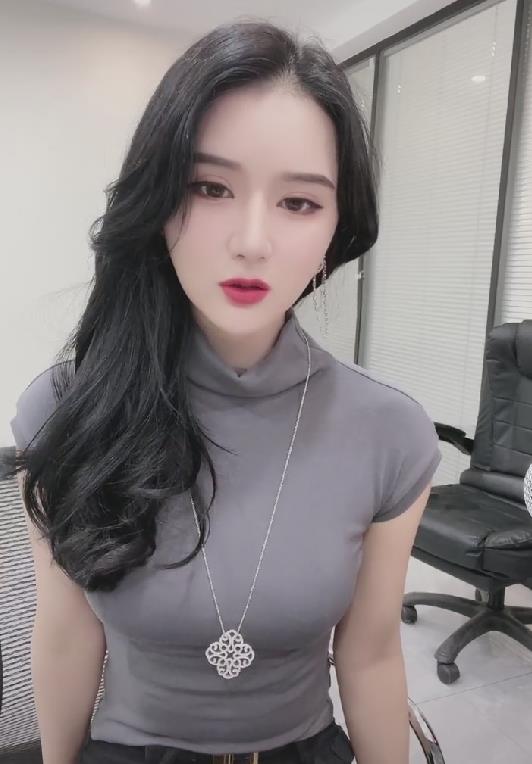 陈亚男|百万粉丝网红隔空表白小伟，身材气质远超陈亚男，网友：做个人吧