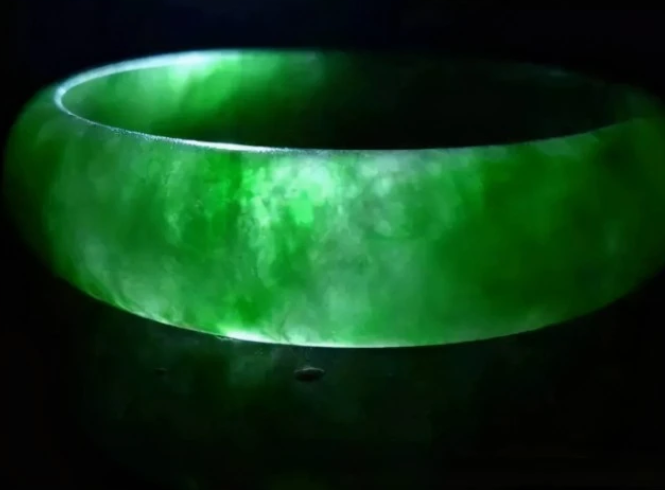 翡翠|有毒的翡翠碰不得，越戴身体越差，快看看你有没有中招