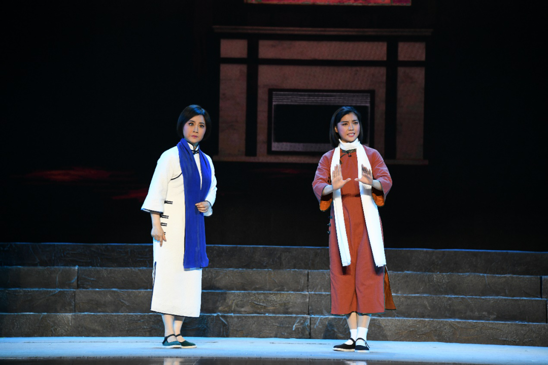 大名縣信息港 大型現代豫劇《郭隆真》在邯鄲市工人劇院進行首場演出