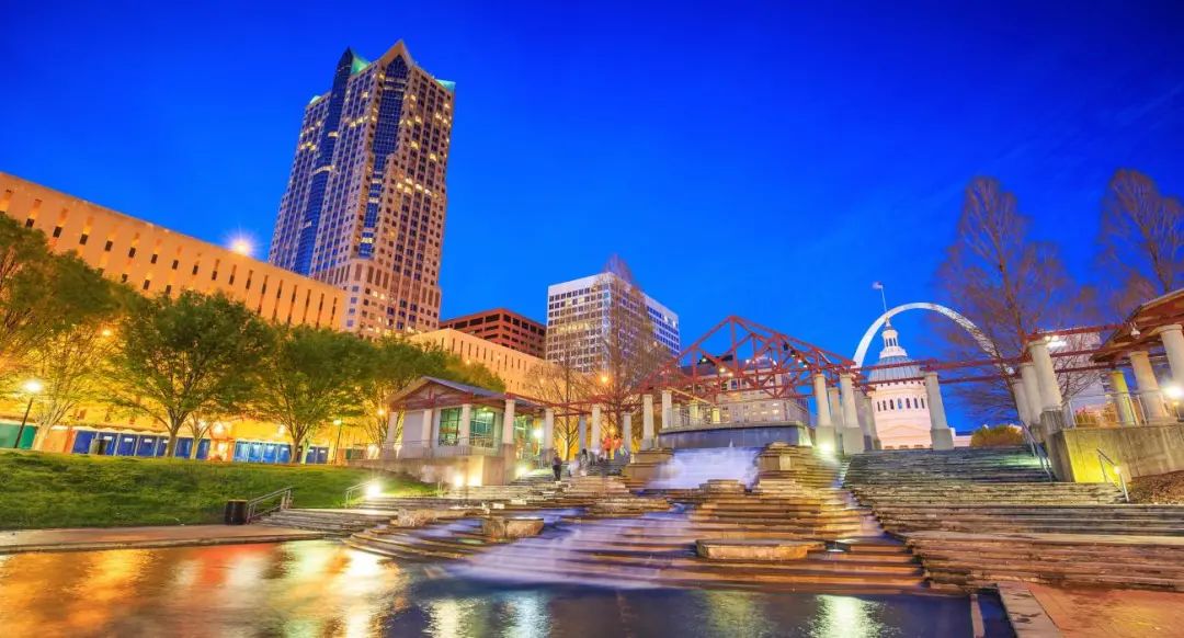 济南朗阁外语培训中心|【济南欧风】美国哪些学校要求学生返校打新冠疫苗?