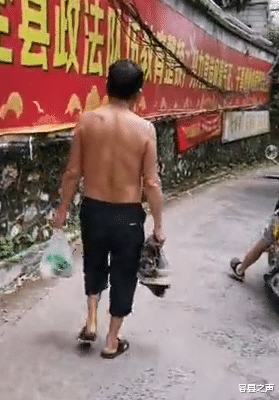 交易 容县男子猖狂偷外卖，被一帮外卖哥围剿！