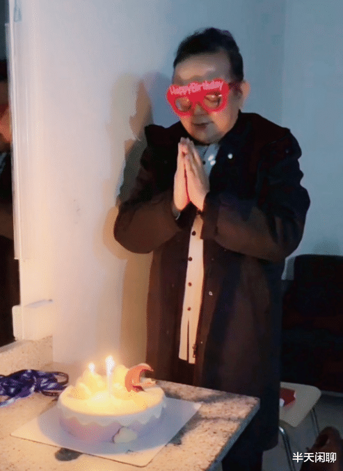 王刚|王刚73岁生日照片曝光，简单操办！面色红润！微博置顶回复当年砸宝事件始末