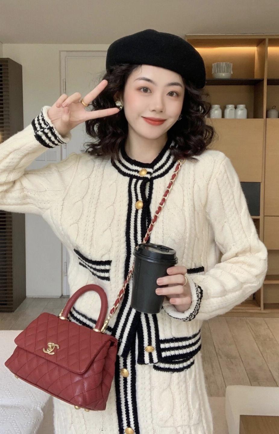 何有强 过了40岁的中年女人,初秋选择几款针织开衫,优雅知性又显年轻