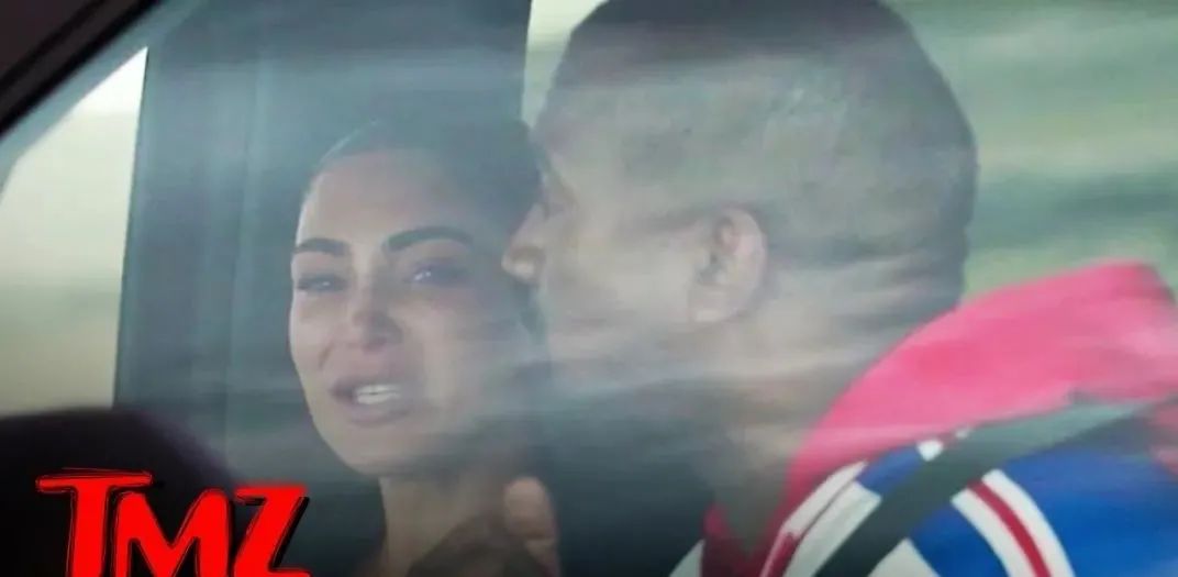 侃爷|侃爷砸450万美元在金姐家对面买房，网友：这是要偷窥和监视金姐？