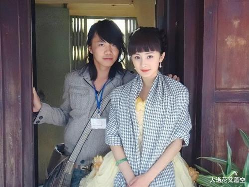 杨幂|杨幂早期拍戏现场花絮曝光，与佟丽娅袁姗姗同框模样水灵超抢眼