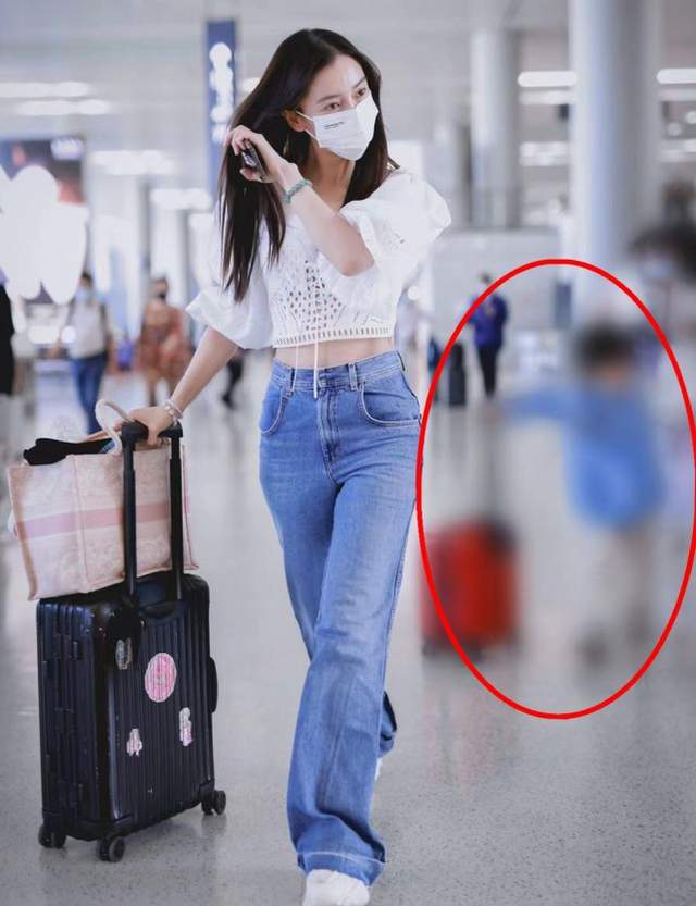 Angelababy|Baby母子逛环球影城，4岁小海绵暴风抽高，与威震天互动逗笑众人