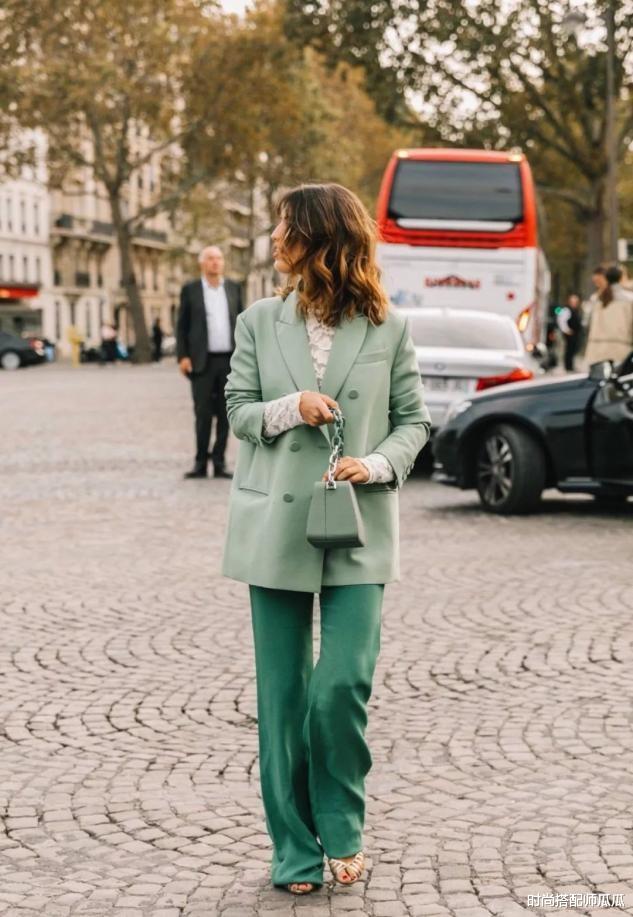 时尚搭配师瓜瓜 “拖地裤”能有多好穿?看王子文就知道了,这样穿时髦显高显腿长