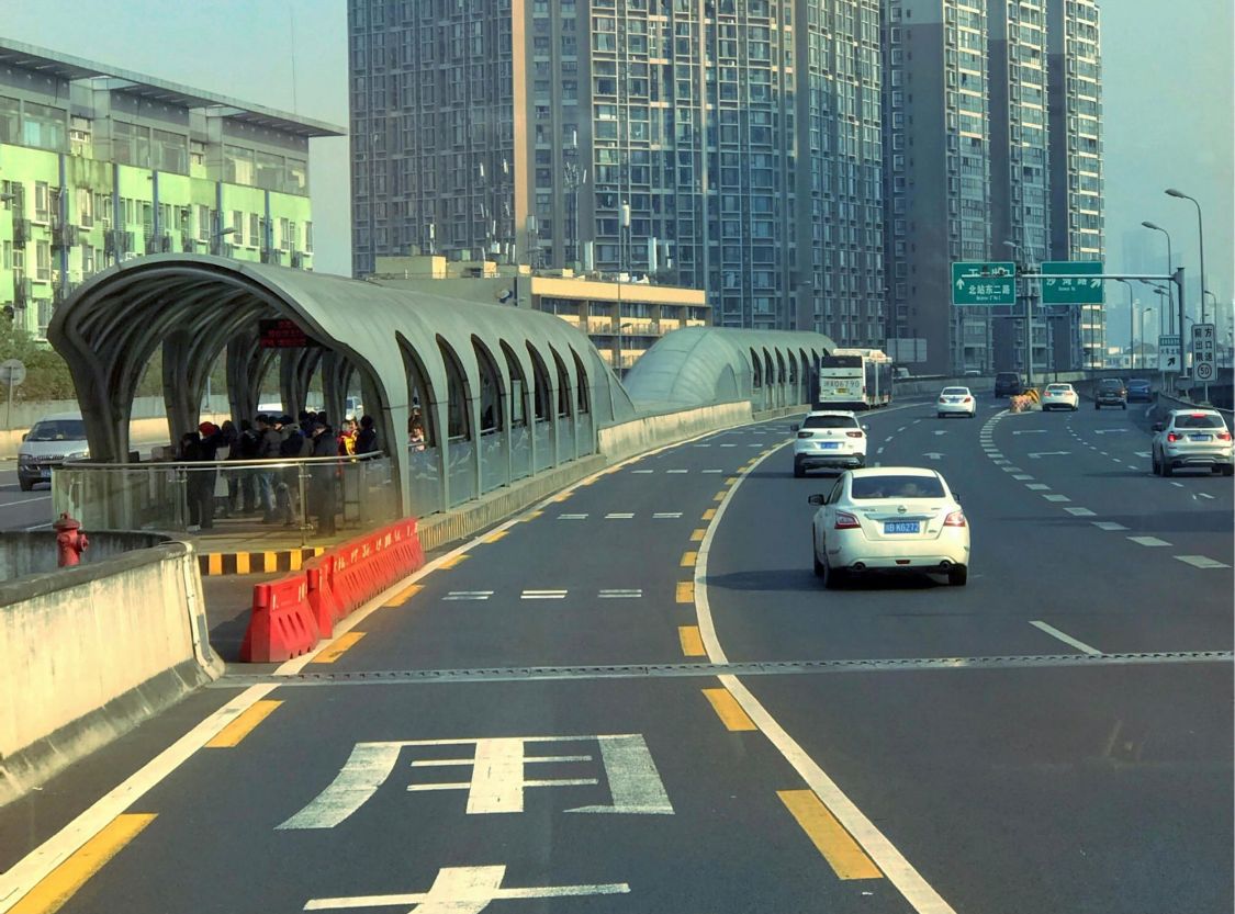 杭州 中国最美高架路，全长28公里没有一个红绿灯，犹如绿色“城堡”