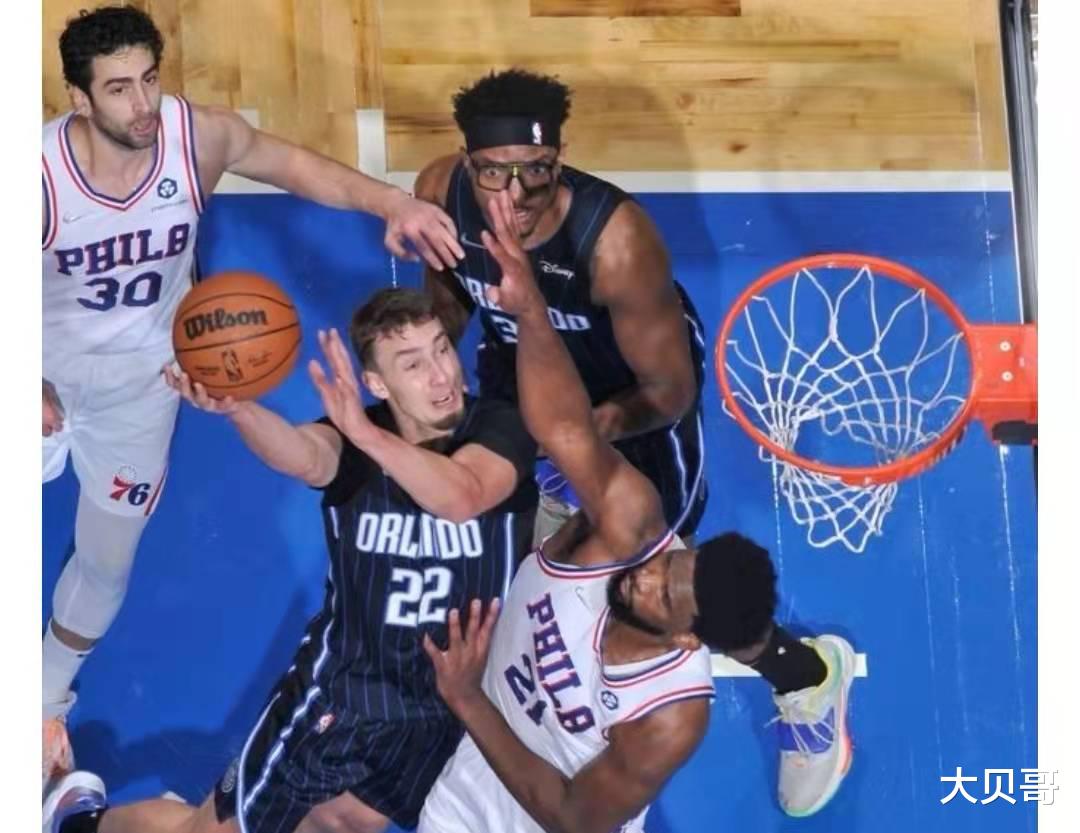 丹尼·格林|76人勝魔術(shù)！班巴隔扣大帝，丹尼格林獻(xiàn)奇葩數(shù)據(jù)，塞斯庫里萌神化