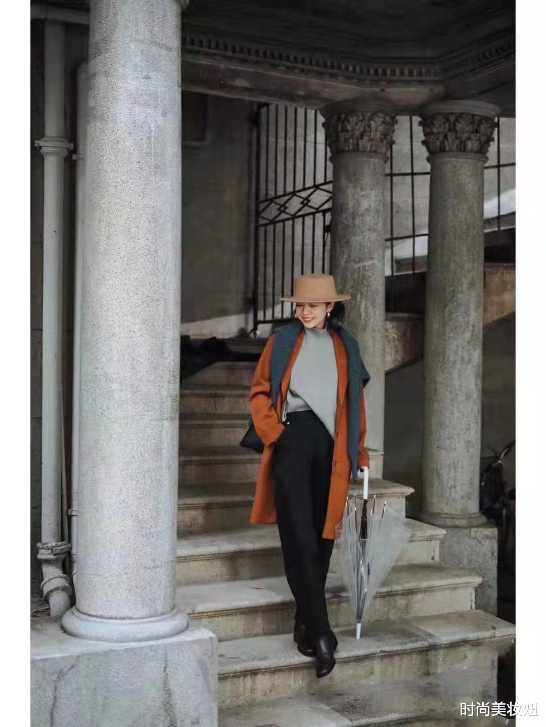 时尚美妆妞|年过50岁的女人，学万能穿搭公式基础色+中性色，高级时髦